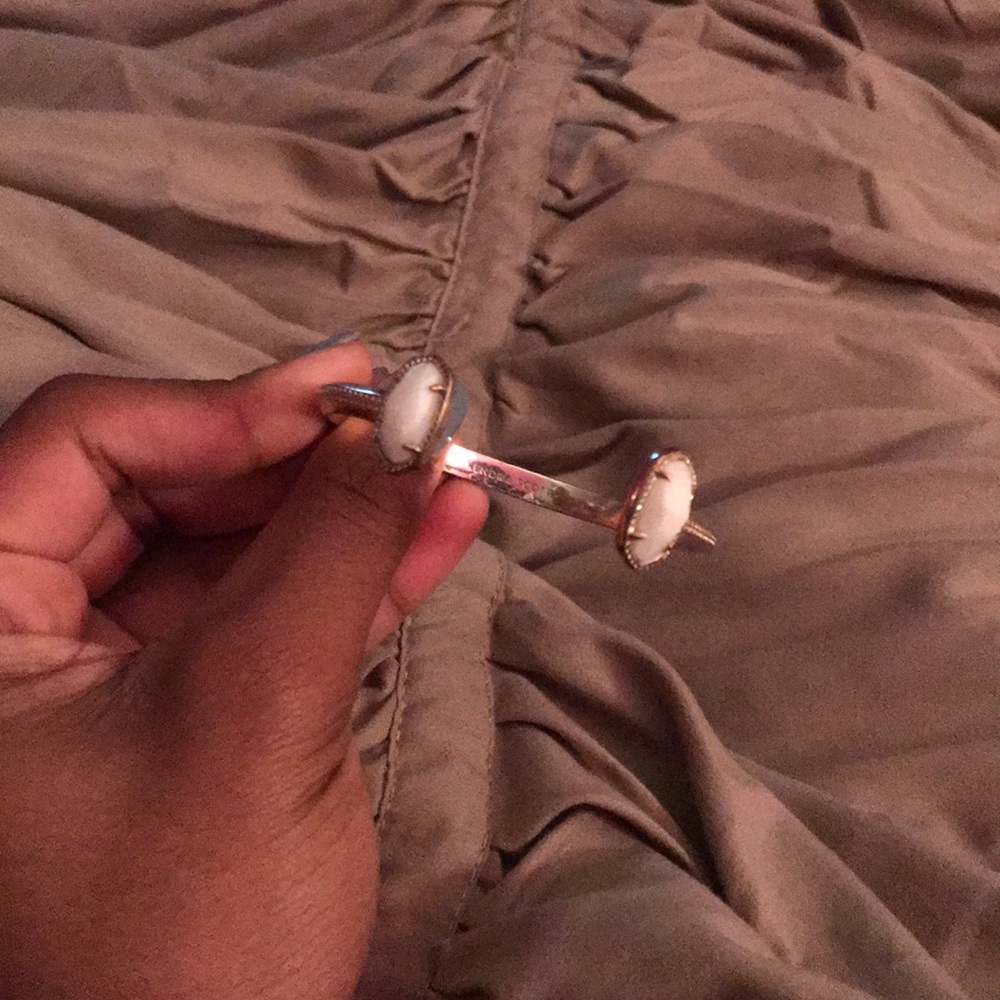 Kendra Scott bracelet very cute and stylish